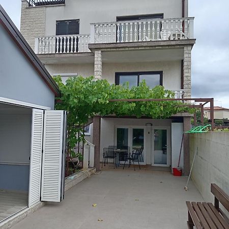 Lili Appartement Umag Buitenkant foto