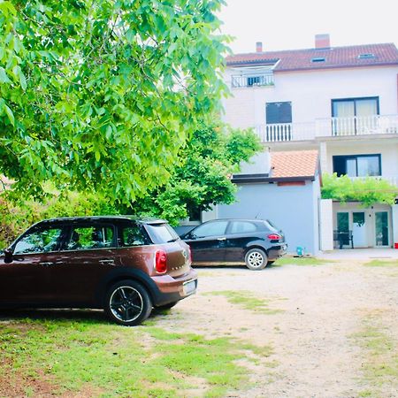Lili Appartement Umag Buitenkant foto